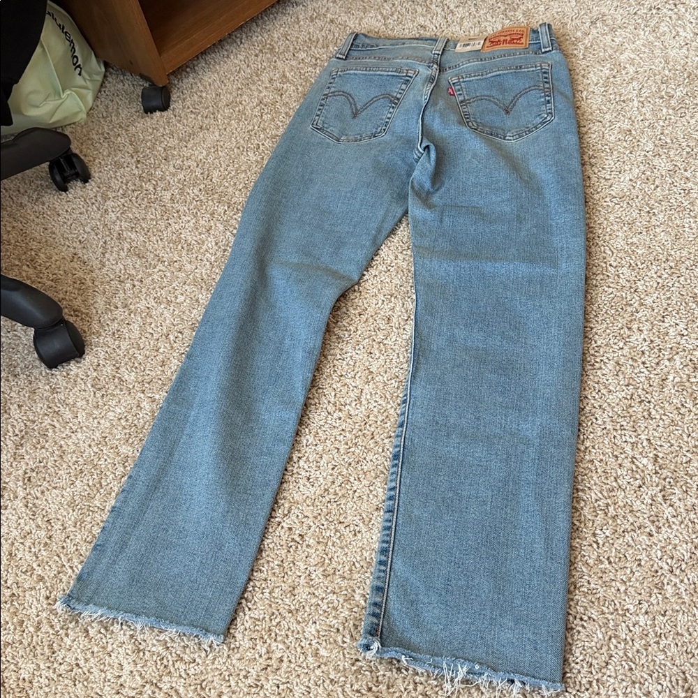 Levi's Women’s Light Blue Straight Jeans- Wedgie straight! Size 26x28 - Picture 9 of 11